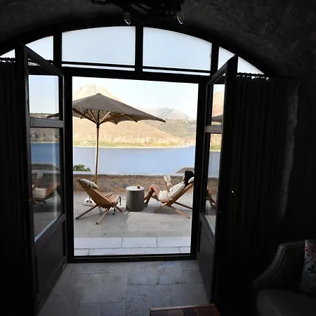 Petra & Fos Boutique & 4*