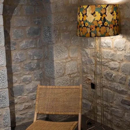 Petra & Fos Boutique & Otel Oítilon