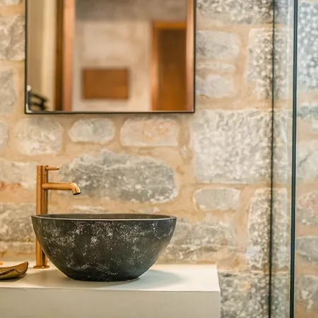 Petra & Fos Boutique & Hotel 4*