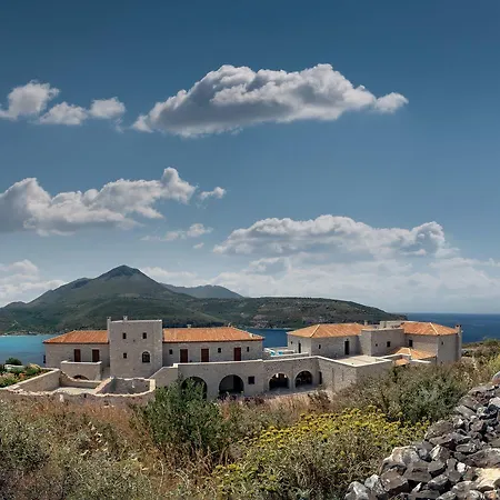 Petra & Fos Boutique & Hotel Oitylo