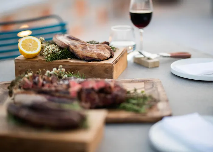 Petra & Fos Boutique & מלון