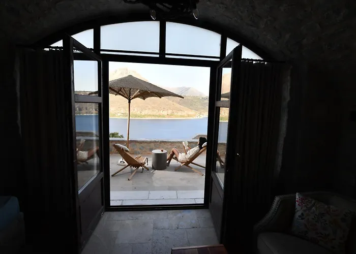 Petra & Fos Boutique & 4*