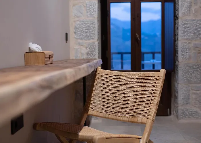 Petra & Fos Boutique &