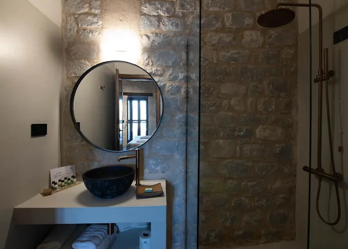 Petra & Fos Boutique & 4*