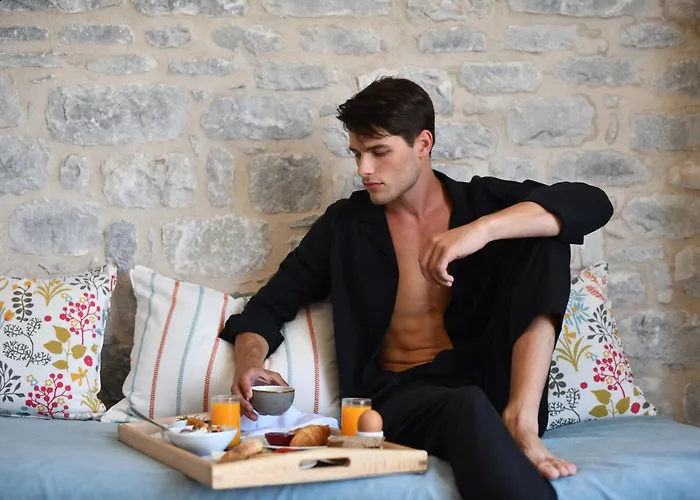 Petra & Fos Boutique &