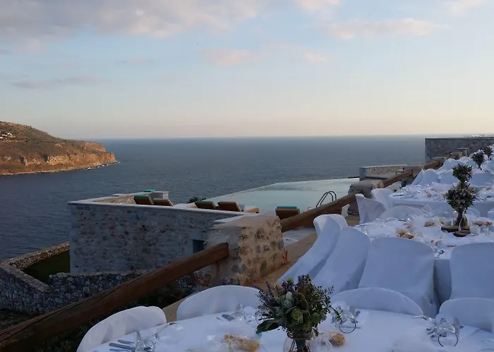 Petra & Fos Boutique & Hotel